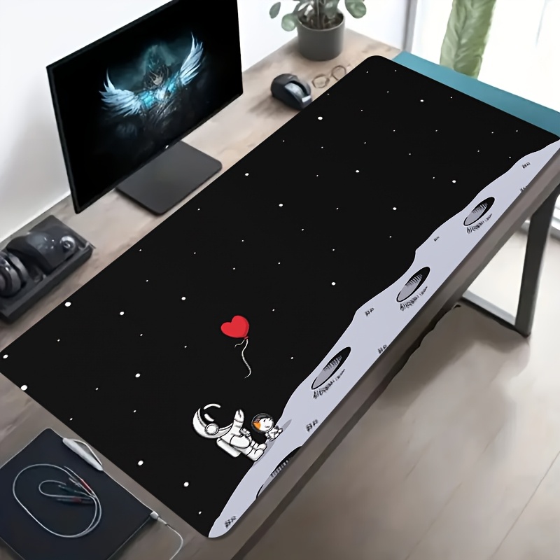 Astronaut Moon Space Oversized - Desk Setup With Laptop recension och pris